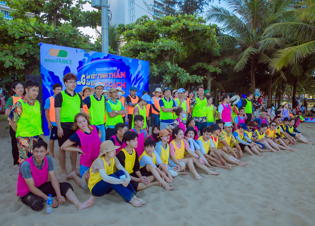 Team Building <br> Công ty TNHH sản xuất công DP Công nghệ cao Nanofrance <br> Số lượng: 200 người