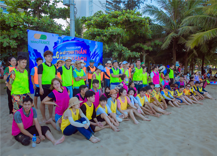 Team Building <br> Công ty TNHH sản xuất công DP Công nghệ cao Nanofrance <br> Số lượng: 200 người