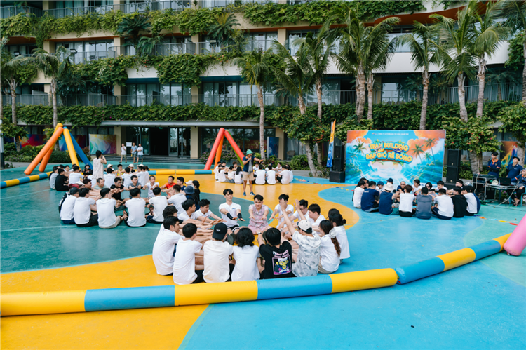 Team Building <br> Công ty Cổ Phần đầu tư công nghệ Trip <br> Số lượng: 200 người