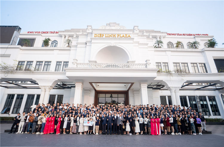 Tổng kết cuối năm <br> Công Ty TNHH Enkei Việt Nam <br> Số lượng: 500 người