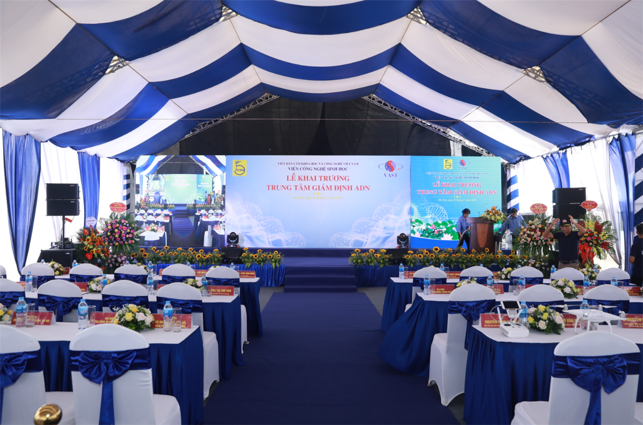 Lễ khai trương <br> Trung tâm giám định ADN Việt Nam <br> Số lượng: 300 người