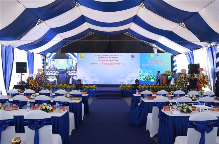 Lễ khai trương <br> Trung tâm giám định ADN Việt Nam <br> Số lượng: 300 người