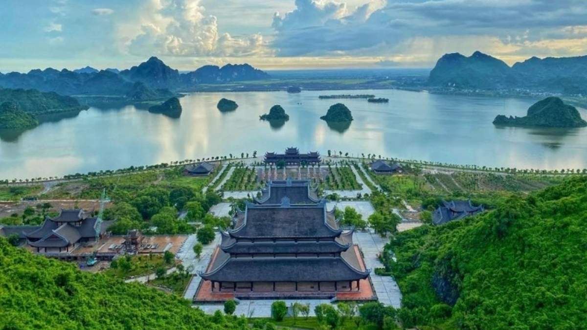 Tour Du Lịch Khám Phá Chùa Tam Chúc 1 Ngày Từ Hà Nội | Giá Tốt 2026